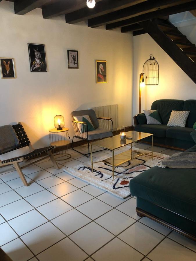 Gite A La Ferme Chaleureux Avec Cheminee Preveranges Exterior photo