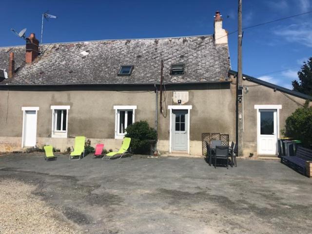 Gite A La Ferme Chaleureux Avec Cheminee Preveranges Exterior photo